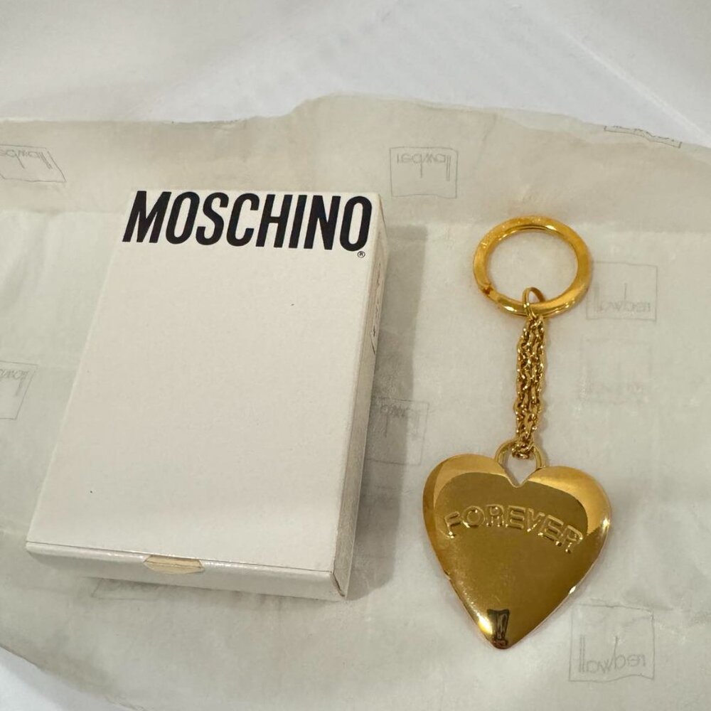NWT Vintage Moschino Gold Toned Forever Heart Bag Charm